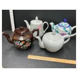 4 Teapots