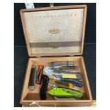 Box with 9 knives