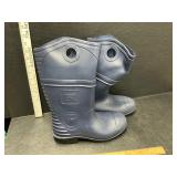 Men size 7 Rain Boots