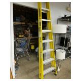 8ft fiberglass ladder