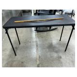 Folding table