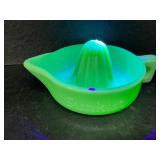 Sunkist jadite uranium glass juicer some chips