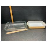 2 Pyrex dishes