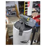 Everlast weight bag with stand