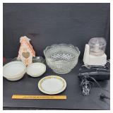 Box Lot, Kitchen Items