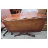 Drop leaf table 36*26*29 tall closed add 32 open