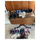 13 pair of womenï¿½s size 9 shoes