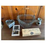 Miscellaneous decor items