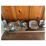 Stainless steel serving set
