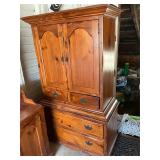 Pine wardrobe 42ï¿½ wide 69ï¿½ high