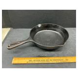 Cast iron pan