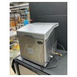 Wind chaser ice maker