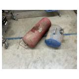 2 air tanks