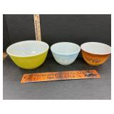 3 Pyrex Bowls