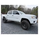2012 Toyota Tacoma pre runner v6