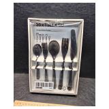 Tillagd flatware set