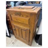 Nice oak repop ice box.