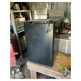 Working dorm refrigerator