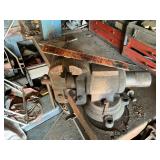 Vintage heavy duty vise