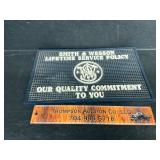 Smith & Wesson mat