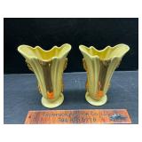 2 vintage vases