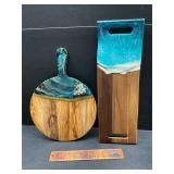 2 cutting boards