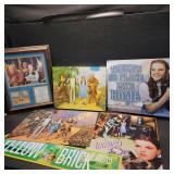 Wizard of Oz Lot. 4 Metal Signs