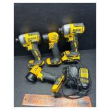 20v Dewalt 2impacts, 2 lights 1 battery 1 charger