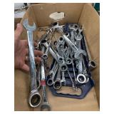 Standard/metric gear wrench ratcheting wrenches