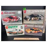 4- vintage 1/25 models Sealed