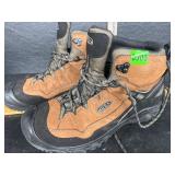 KEEN hiking boots men size 10