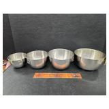Nesting bowls