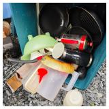 Tote w Kitchen items