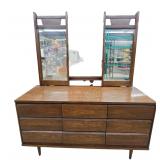 Mid Century dresser 60*18*32 tall