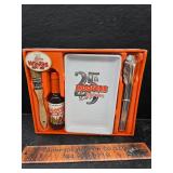 Hooters gift set