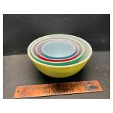 Pyrex mixing bowl set