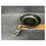 Cast iron pan