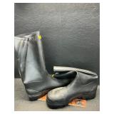 New rubber boots size 13