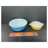 Pyrex bowls blue one has a chip