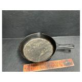 Cast iron pan