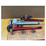 Pipe wrenches