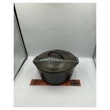 Lodge cast iron pot