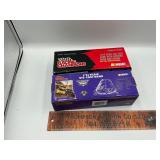 2 die cast cars