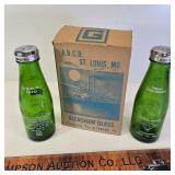 1970 Beverage Convention Shakers