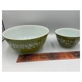 Pyrex bowls