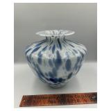 Art glass vase