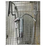 Pneumatic grease gun