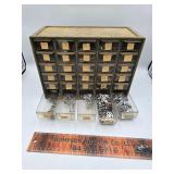 Organizer with aluminum letters and numbers
