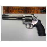 Smith & Wesson 686-6 357 magnum revolver