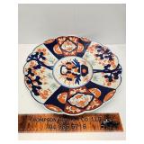 Japanese Imari scalloped plate with wood base